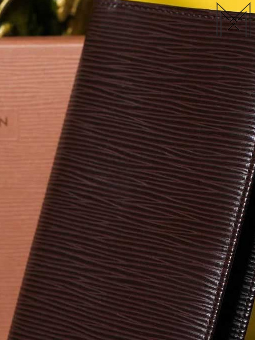 Họa tiết LV : Khám phá các mẫu hoa văn Louis Vuitton nổi tiếng 2026