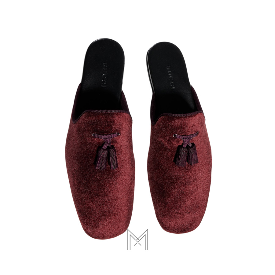 Dép sục Gucci unisex màu đỏ da lộn hàng hiệu chính hãng MGD12 2026 Dép sục Gucci unisex màu đỏ da lộn hàng hiệu chính hãng MGD12 2026