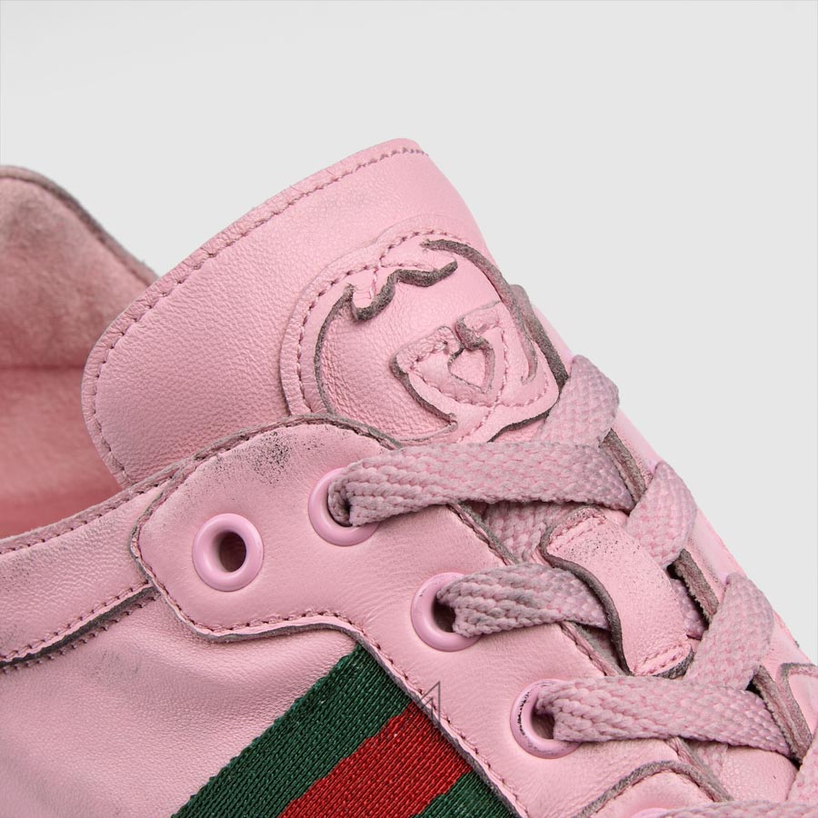 Giày sneaker Gucci màu hồng hiệu ứng worn-out hàng hiệu MHG47 2026 Giày sneaker Gucci màu hồng hiệu ứng worn-out hàng hiệu MHG47 2026