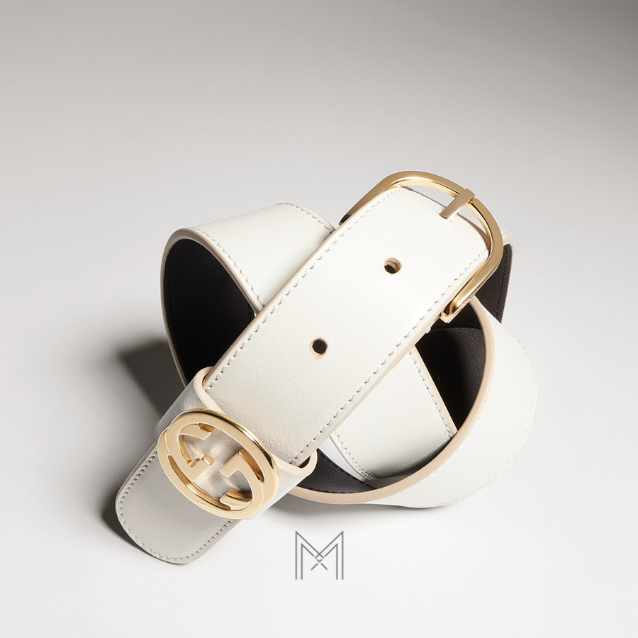 Thắt lưng Gucci dây da trắng mặt khoá tròn GG màu vàng kim loại GTL78 2026 Thắt lưng Gucci dây da trắng mặt khoá tròn GG màu vàng kim loại GTL78 2026