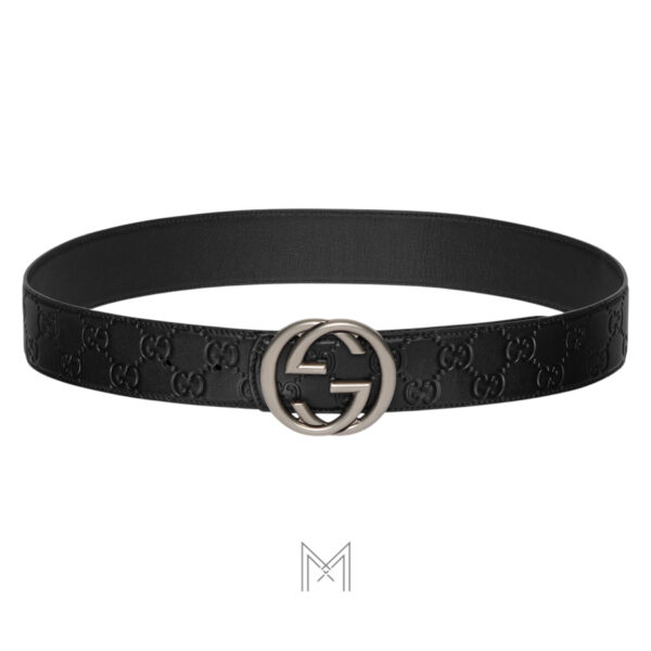 Thắt lưng Gucci Cruise 2026 dây da màu đen dập nổi hoạ tiết monogram GTL51
