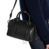 Túi xách đeo chéo Gucci Emblem small duffle màu đen hoạ tiết dập nổi TGG45 2026 Túi xách đeo chéo Gucci Emblem small duffle màu đen hoạ tiết dập nổi TGG45 2026
