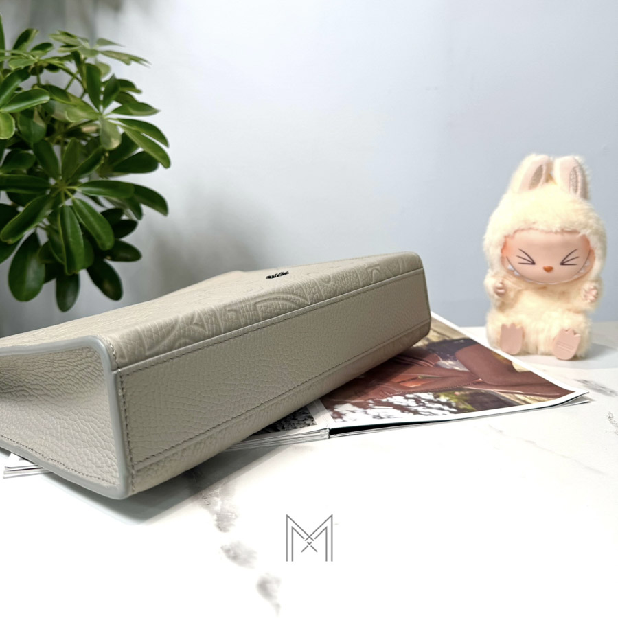 Clutch Nam Dior Màu Be Da Bê Hạt Dập Logo Chính Hãng DR002 2026 Clutch Nam Dior Màu Be Da Bê Hạt Dập Logo Chính Hãng DR002 - Ảnh 7