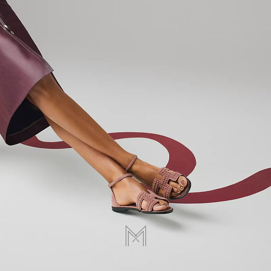 Dép quai hậu Hermes Santorini chính hãng màu hồng phấn da lộn MHHH038 2026 Dép quai hậu Hermes Santorini chính hãng màu hồng phấn da lộn MHHH038 2026