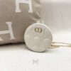 Túi Đeo Chéo Dior Mini Tròn Trắng Da Bê Sần Hàng Hiệu Dr060 2026 Túi Đeo Chéo Dior Mini Tròn Trắng Da Bê Sần Hàng Hiệu Dr060 2026