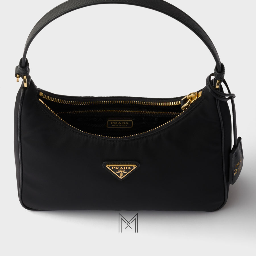 Túi kẹp nách Prada màu đen khoá vàng authentic TPD007 2026 Túi kẹp nách Prada màu đen khoá vàng authentic TPD007 2026
