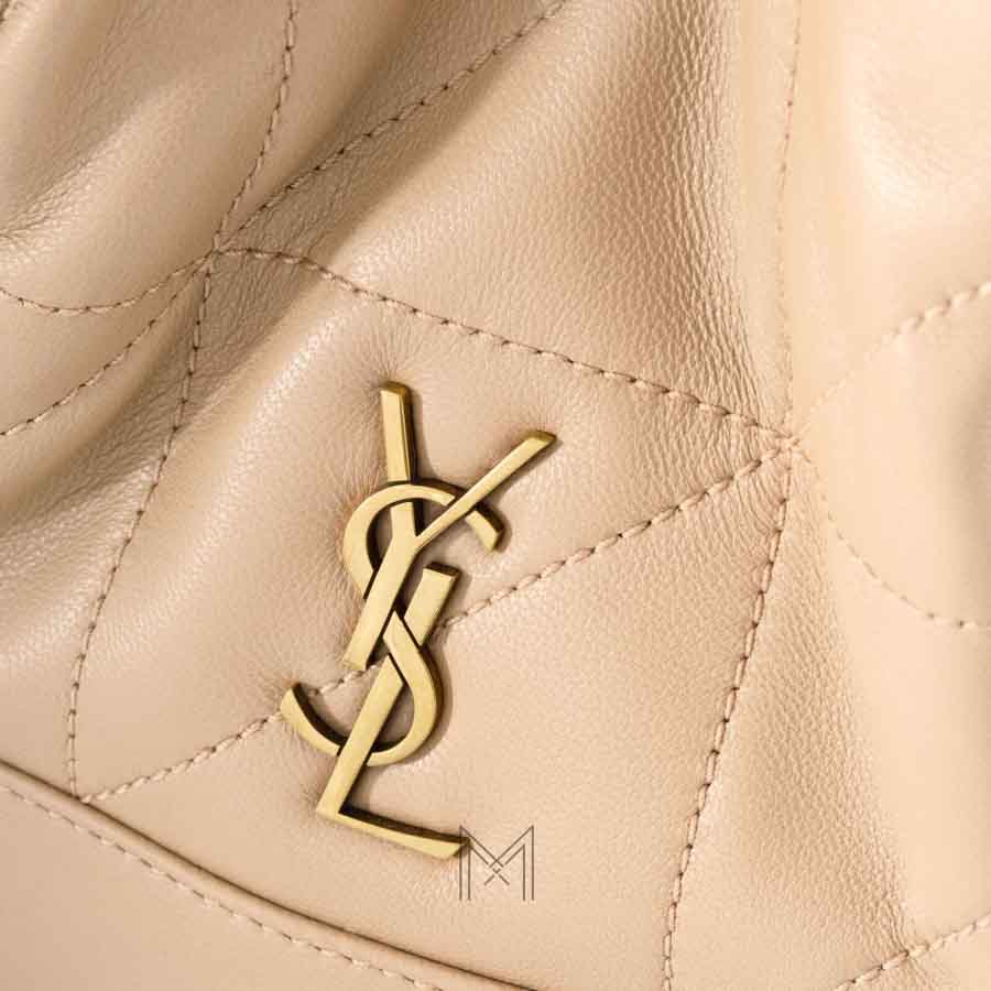 Túi đeo chéo YSL Jamie màu be logo vàng chính hãng MHHY055 2026 Túi đeo chéo YSL Jamie màu be logo vàng chính hãng MHHY055 2026