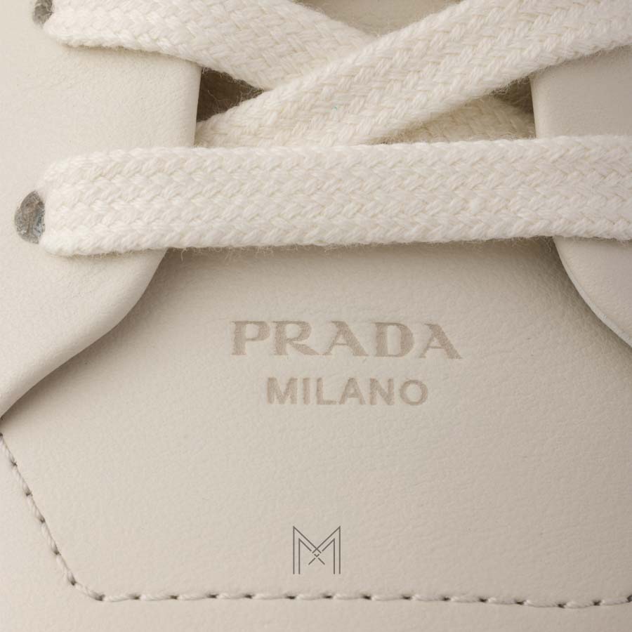 Giày thể thao Prada Court Re-Nylon màu be nhạt authentic MHNP085 2026 Giày thể thao Prada Court Re-Nylon màu be nhạt authentic MHNP085 2026