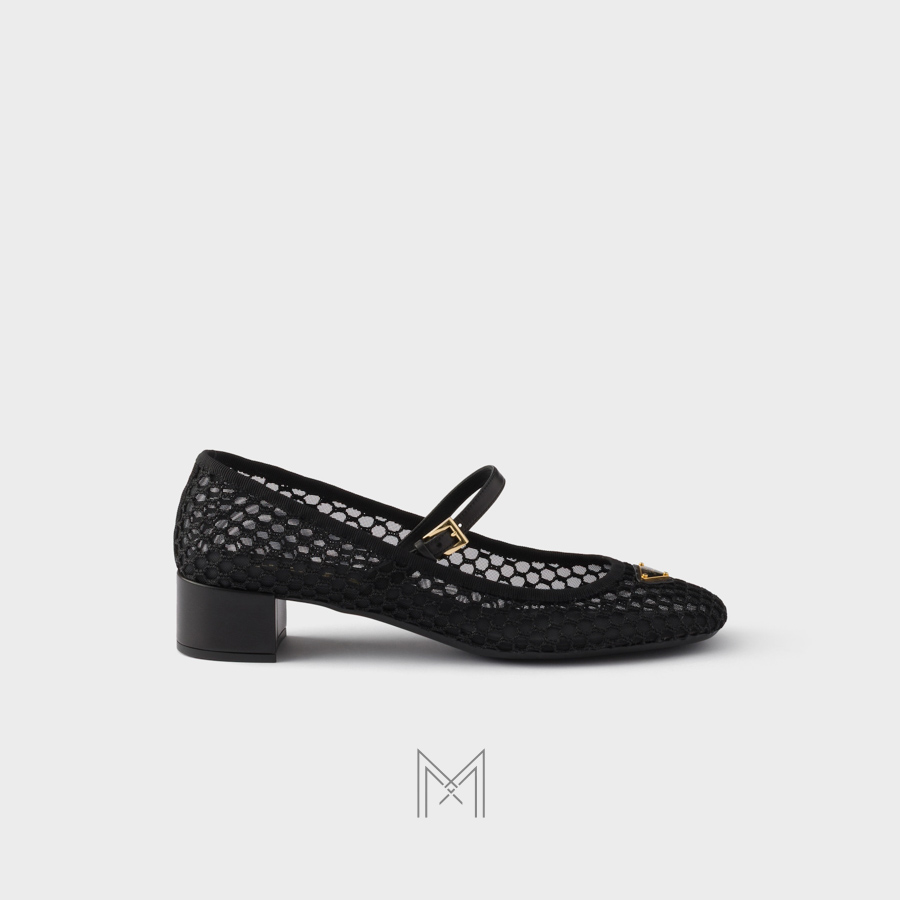 Giày búp bê cao gót Prada Mesh Fabric màu đen logo vàng chính hãng MHNP100 2026 Giày búp bê cao gót Prada Mesh Fabric màu đen logo vàng chính hãng MHNP100 2026