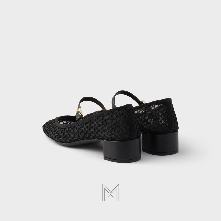Giày búp bê cao gót Prada Mesh Fabric màu đen logo vàng chính hãng MHNP100 2026 Giày búp bê cao gót Prada Mesh Fabric màu đen logo vàng chính hãng MHNP100 2026