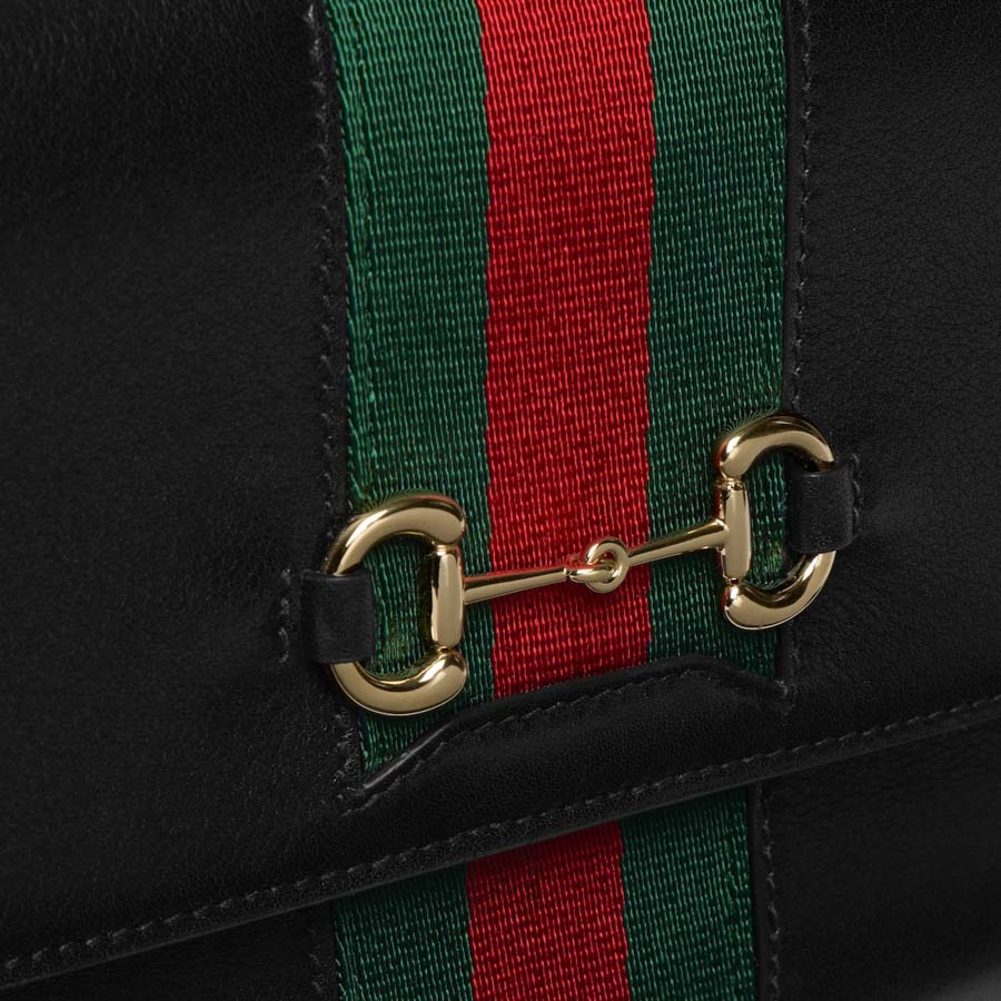 Túi đeo chéo Gucci da mềm màu đen phối dải sọc chính hãng MTG16 2026 Túi đeo chéo Gucci da mềm màu đen phối dải sọc chính hãng MTG16 2026