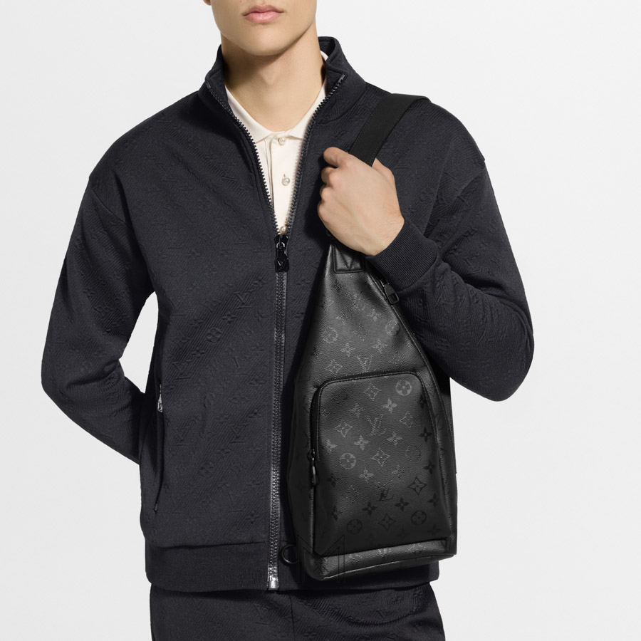 Túi Đeo Chéo Nam Louis Vuitton Đen Monogram Luxury Authentix MN051 2026 Túi Đeo Chéo Nam Louis Vuitton Đen Monogram Luxury Authentix MN051 2026