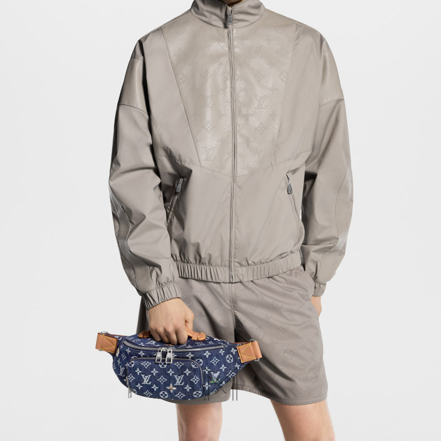 Túi Xách Bao Tử Nam Louis Vuitton Xanh Denim Monogram Chính Hãng MN079 2026 Túi Xách Bao Tử Nam Louis Vuitton Xanh Denim Monogram Chính Hãng MN079 2026