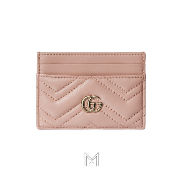 Ví da đựng thẻ Gucci màu hồng be logo GG kim loại màu vàng MVG90