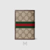 Ví Gucci phối màu hoạ tiết GG Supreme logo kim loại màu vàng MVG27 2026