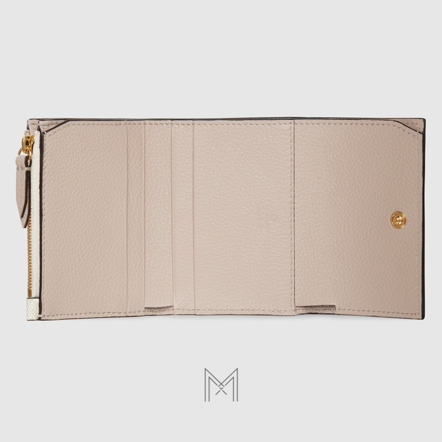 Ví Gucci phối màu hoạ tiết logo kim loại màu vàng MVG119 2026 Ví Gucci phối màu hoạ tiết logo kim loại màu vàng MVG119 2026