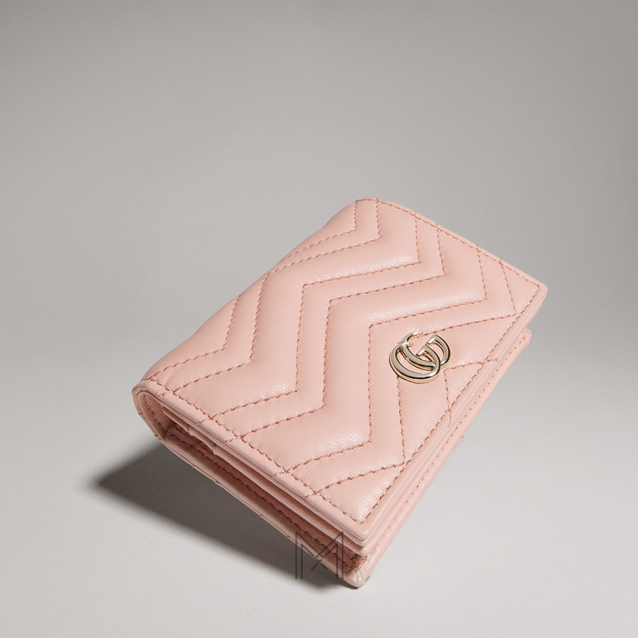 Ví nữ Gucci Marmont da nappa matelassé chevron màu hồng MVG110 2026 Ví nữ Gucci Marmont da nappa matelassé chevron màu hồng MVG110 2026