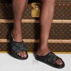 Dép Louis Vuitton Miami quai ngang màu đen hoạ tiết monogram authentic MHDL028 2026