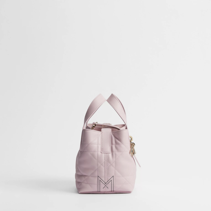 Túi Xách Đeo Chéo Dior Toujours Vertical Nano Tote Bag Rose Tendre Macrocannage Calfskin JTT008 2026 Túi Xách Đeo Chéo Dior Toujours Vertical Nano Tote Bag Rose Tendre Macrocannage Calfskin JTT008 2026