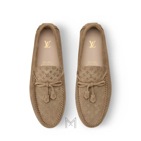 Giày nam lười Louis Vuitton màu be đậm da lộn chính hãng MHGL029