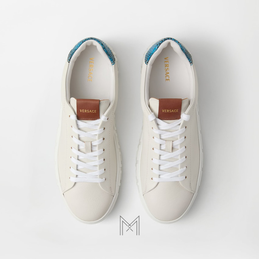 Giày thể thao Versace màu trắng phối nâu gót xanh MGV064 2026 Giày thể thao Versace màu trắng phối nâu gót xanh MGV064 2026