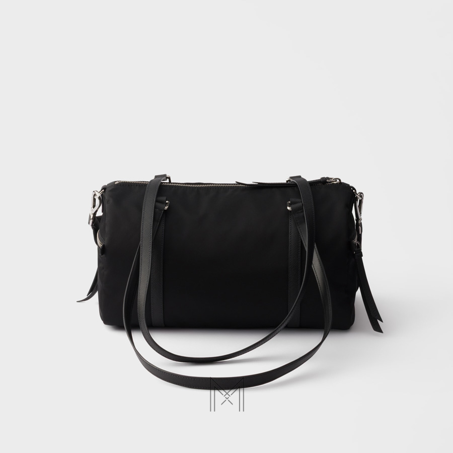Túi xách Prada Duffel màu đen logo bạc chính hãng MHTP080 2026 Túi xách Prada Duffel màu đen logo bạc chính hãng MHTP080 2026