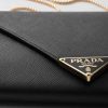 Túi đeo chéo Prada màu đen dây xích vàng hàng hiệu authentic MHTP061 2026 Túi đeo chéo Prada màu đen dây xích vàng hàng hiệu authentic MHTP061 2026