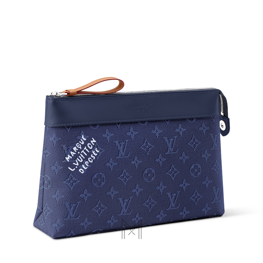 Clutch Louis Vuitton Pochette Voyage Souple Màu Xanh Ocean VLV114 2026 Clutch Louis Vuitton Pochette Voyage Souple Màu Xanh Ocean VLV114 2026