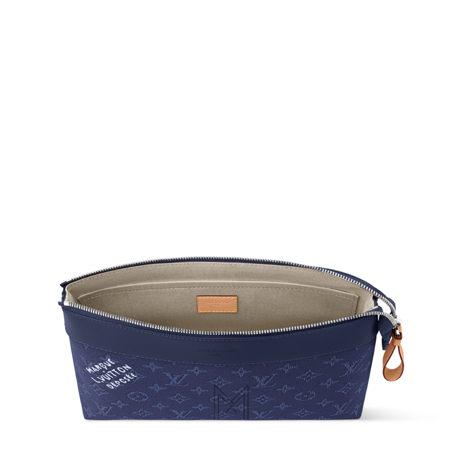 Clutch Louis Vuitton Pochette Voyage Souple Màu Xanh Ocean VLV114 2026 Clutch Louis Vuitton Pochette Voyage Souple Màu Xanh Ocean VLV114 2026