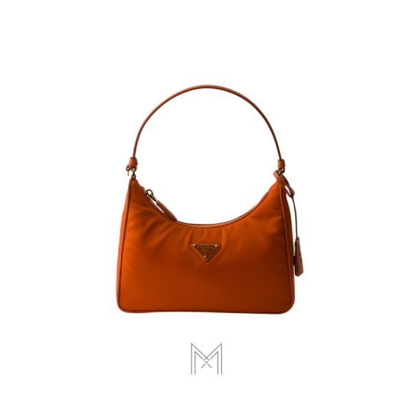 Túi kẹp nách Prada Re-Edition 2005 màu cam logo vàng chính hãng MHTP015