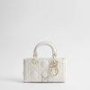 Túi Xách Đeo Chéo Dior Lady D-Joy Micro Bag Latte Cannage Lambskin JTT016 2026 Túi Xách Đeo Chéo Dior Lady D-Joy Micro Bag Latte Cannage Lambskin JTT016 2026