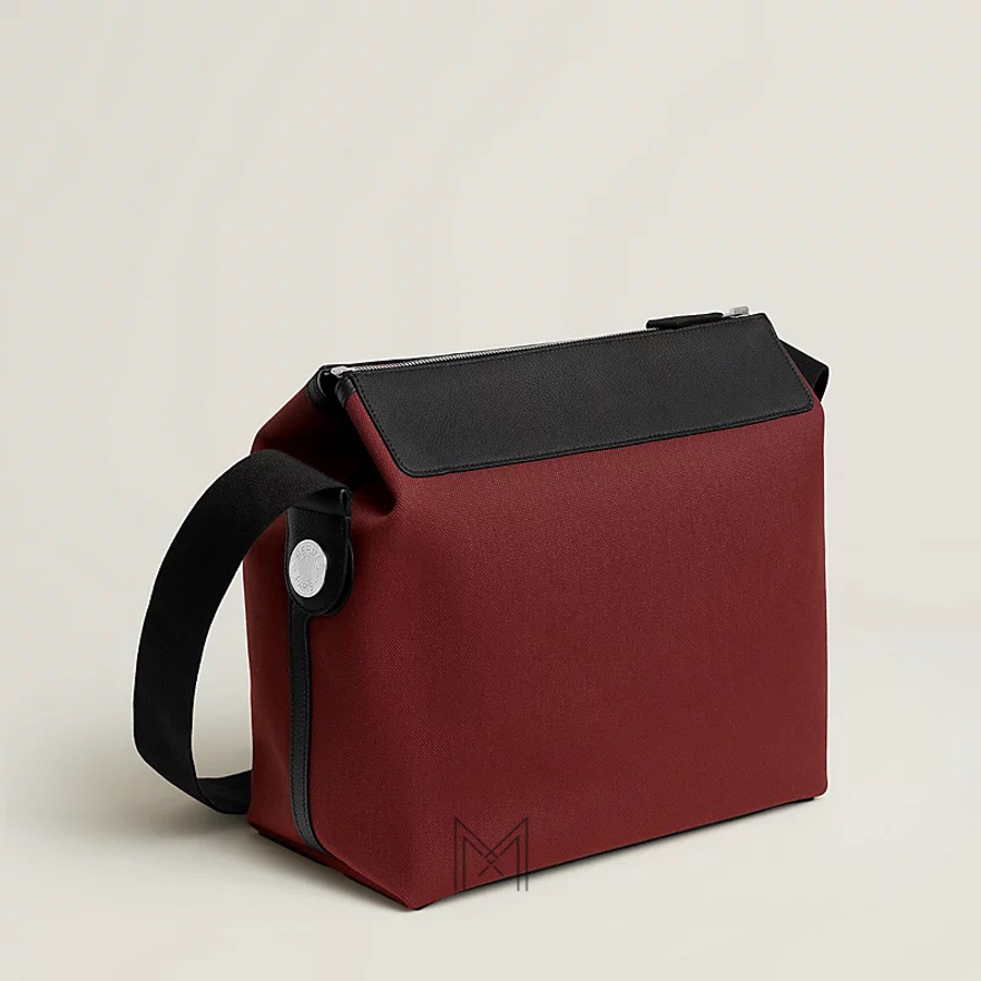 Túi đeo chéo Hermes R.M.S 12H màu đỏ quai đen chính hãng MTH069 2026 Túi đeo chéo Hermes R.M.S 12H màu đỏ quai đen chính hãng MTH069 2026