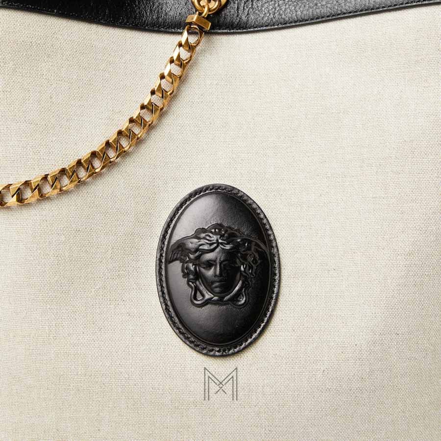 Túi xách Versace Pivot canvas phối da màu trắng quai đen MTV184 2026 Túi xách Versace Pivot canvas phối da màu trắng quai đen MTV184 2026