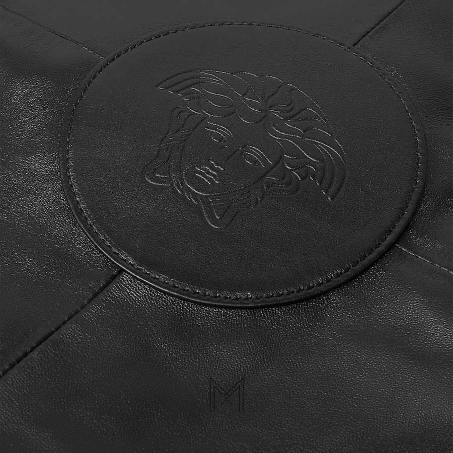 Túi xách Versace Protea Embellished đeo vai cỡ lớn màu đen MTV178 2026 Túi xách Versace Protea Embellished đeo vai cỡ lớn màu đen MTV178 2026