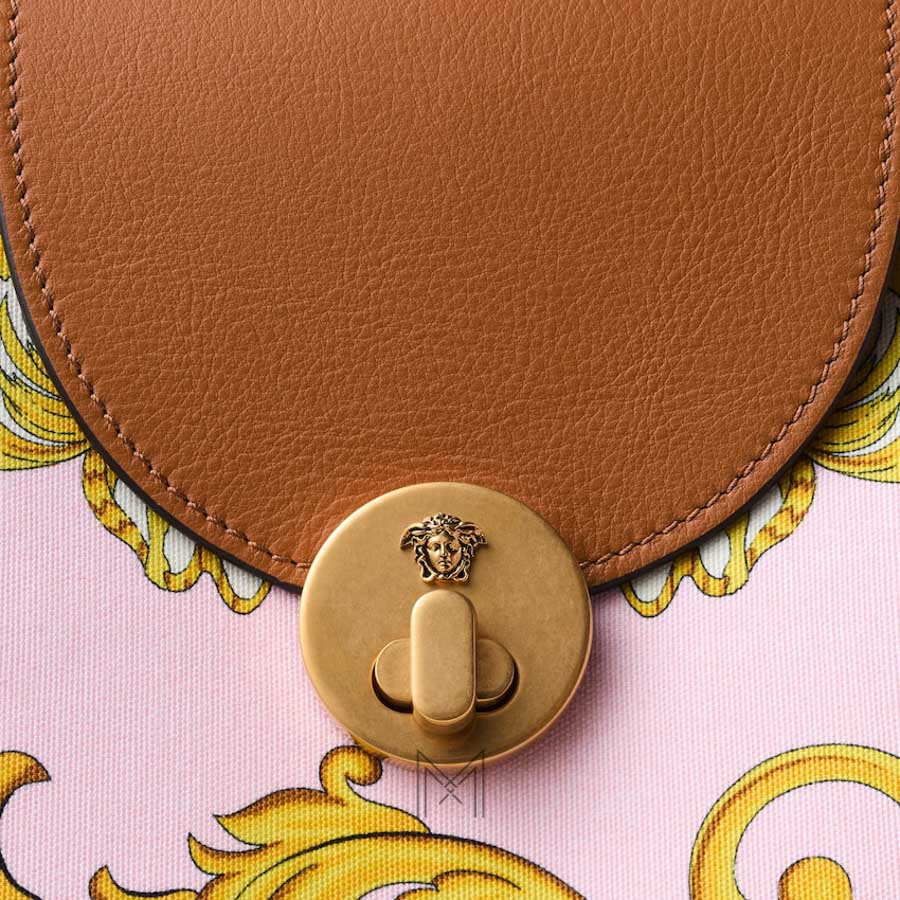 Túi xách Versace canvas tote hoạ tiết Vivian chính hãng MTV124 2026 Túi xách Versace canvas tote hoạ tiết Vivian chính hãng MTV124 2026