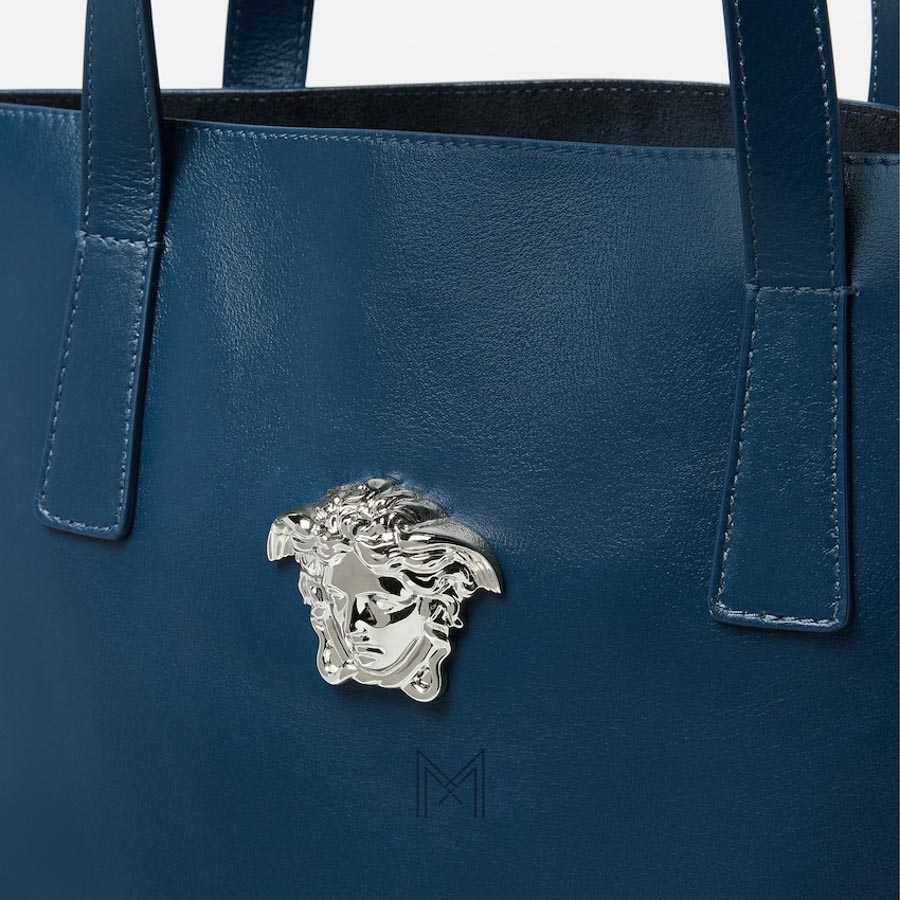 Túi xách Versace da bê La Medusa màu xanh chính hãng MTV010 2026 Túi xách Versace da bê La Medusa màu xanh chính hãng MTV010 2026
