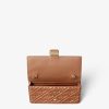 Túi đeo chéo Fendi Baguette màu nâu da nappa dập nổi FF MHH011 2026 Túi đeo chéo Fendi Baguette màu nâu da nappa dập nổi FF MHH011 2026