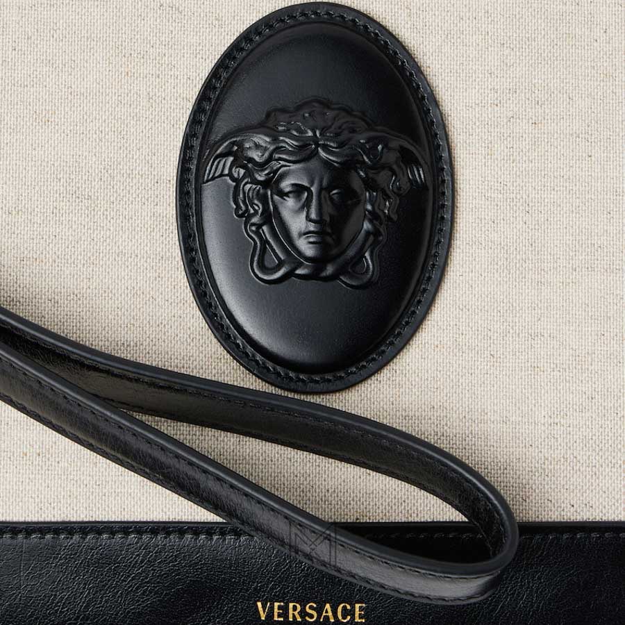 Túi Versace Riviere cầm tay màu be quai đen vải canvas phối da MTV017 2026 Túi Versace Riviere cầm tay màu be quai đen vải canvas phối da MTV017 2026