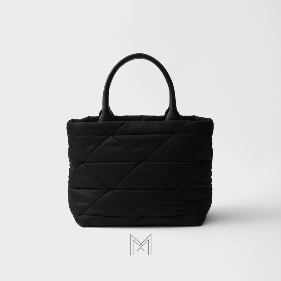 Túi xách đeo chéo Prada Padded màu đen logo vàng chính hãng MHTP104 2026 Túi xách đeo chéo Prada Padded màu đen logo vàng chính hãng MHTP104 2026