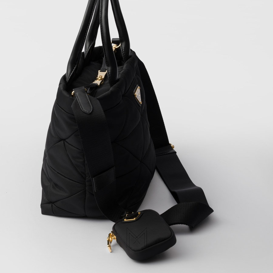 Túi xách đeo chéo Prada Padded màu đen logo vàng chính hãng MHTP104 2026 Túi xách đeo chéo Prada Padded màu đen logo vàng chính hãng MHTP104 2026