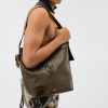 Túi xách Versace dáng xô màu xanh rêu da bê authentic MTV208 2026 Túi xách Versace dáng xô màu xanh rêu da bê authentic MTV208 2026