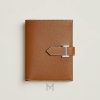 Ví ngắn Hermes Bearn màu nâu gold khoá bạc chính hãng MVH34 2026 Ví ngắn Hermes Bearn màu nâu gold khoá bạc chính hãng MVH34 2026