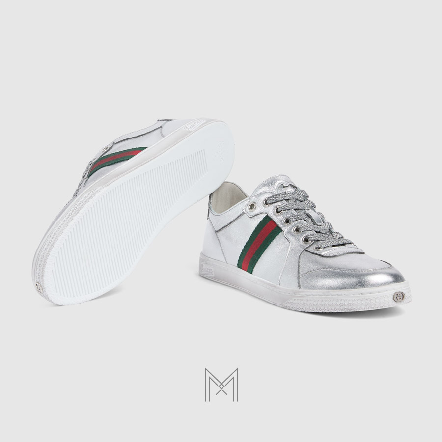 Giày thể thao Gucci màu bạc phối dải web chính hãng MHGG010 2026 Giày thể thao Gucci màu bạc phối dải web chính hãng MHGG010 2026