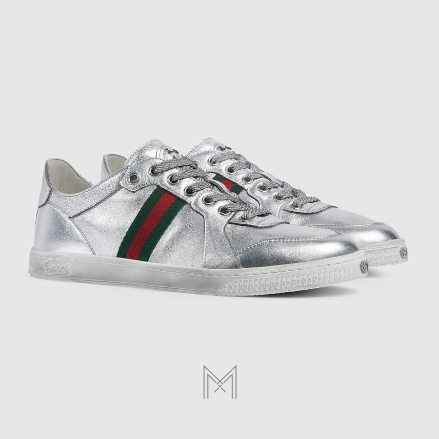 Giày thể thao Gucci màu bạc phối dải web chính hãng MHGG010 2026 Giày thể thao Gucci màu bạc phối dải web chính hãng MHGG010 2026