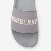 Dép Burberry quai ngang chính hãng màu xám logo chữ MHDB009 2026 Dép Burberry quai ngang chính hãng màu xám logo chữ MHDB009 2026