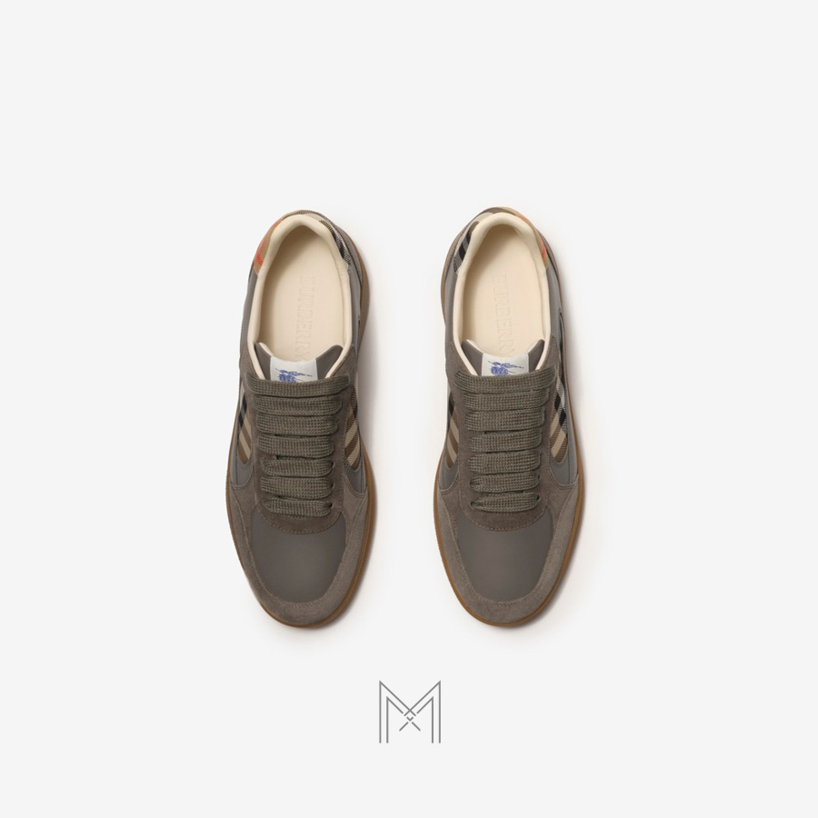 Giày thể thao thấp cổ Burberry màu xám tro phối nâu chính hãng MHGB019 2026 Giày thể thao thấp cổ Burberry màu xám tro phối nâu chính hãng MHGB019 2026