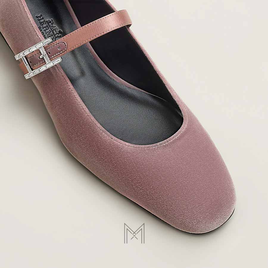 Giày búp bê Hermes màu hồng da lộn chính hãng MHGH053 2026 Giày búp bê Hermes màu hồng da lộn chính hãng MHGH053 2026