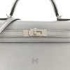 Túi xách đeo chéo Hermes Metallic Chevre Chamkilight Kelly Sellier 20 MTH28 2026