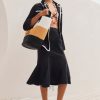 Túi xách Chanel Coco Beach cỡ lớn phối màu chính hãng MCN38 2026 Túi xách Chanel Coco Beach cỡ lớn phối màu chính hãng MCN38 2026
