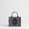 Túi Xách Đeo Chéo Mini Dior Book Tote Blue Dior Oblique Embroidery and Dior Médaillon JJT256 2026